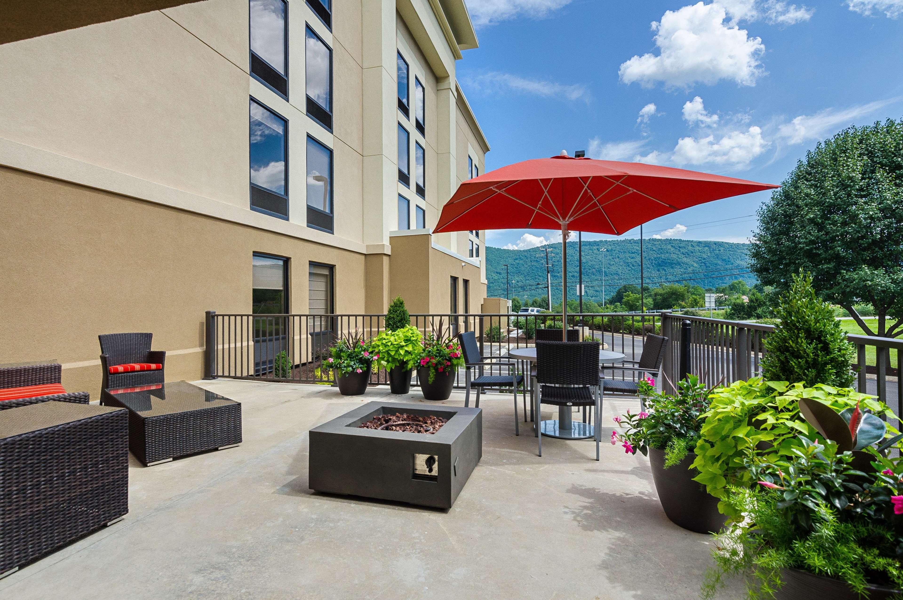 Hampton Inn Covington Va Exterior foto