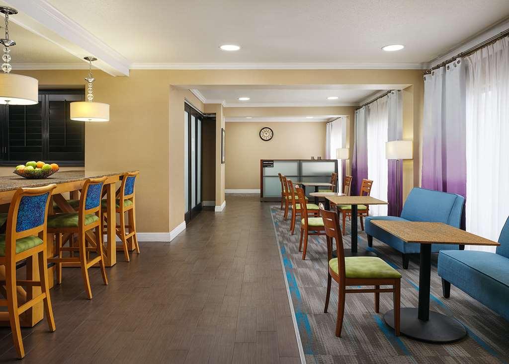 Hampton Inn Covington Va Interior foto