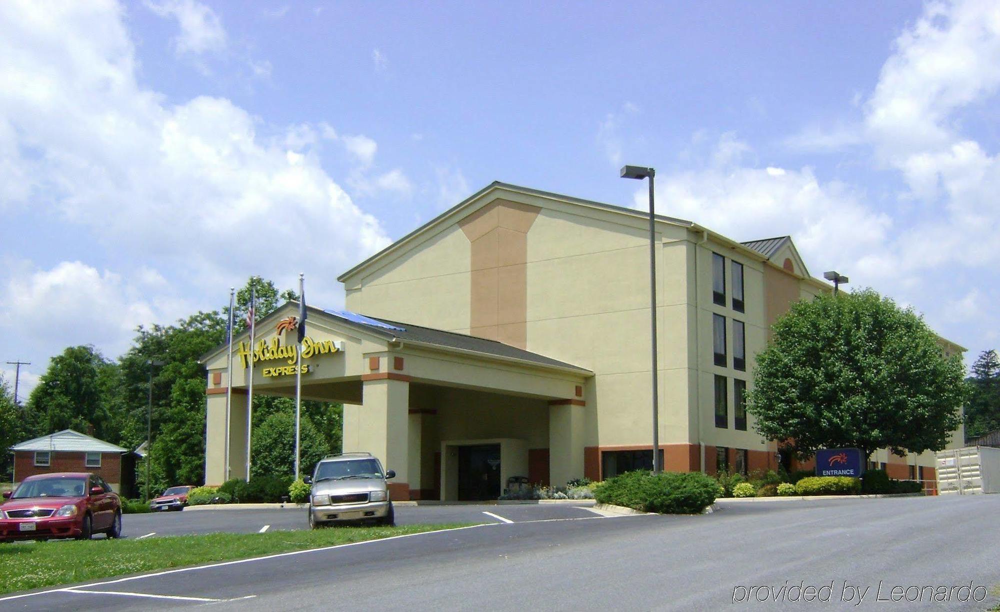 Hampton Inn Covington Va Exterior foto